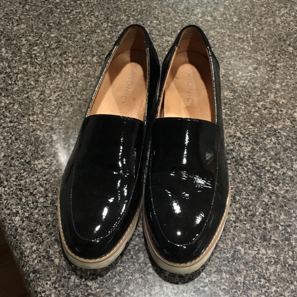 Vionic Black Patent Leather Slip-On Shoes